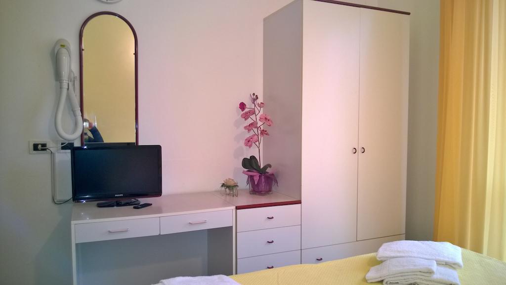 Hotel Paola Garden - Nuova Gestione Bellariva Di Rimini Cameră foto